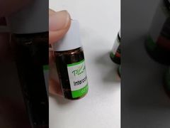 Zobacz, dlaczego warto wybrać skoncentrowany, niezawierający alkoholu, długotrwały olejek perfumowany do tworzenia luksusowych zapachów