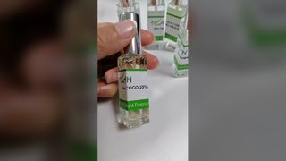 Żywy cytrusowy olejek perfumowany o czystym zapachu