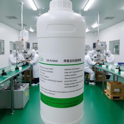 Skoncentrowany olejek zapachowy Byredo Rose do produkcji perfum o nowoczesnym zapachu róży i długotrwałym, wysokim stężeniu